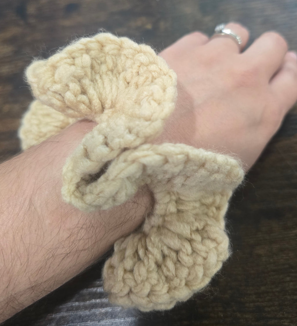 Cream Large Scrunchies